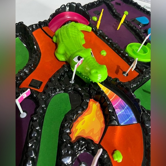 Arcade Mini Golf Interactive Tabletop Mini Golf Game 9 Holes & Moving Obstacles - Picture 10 of 16